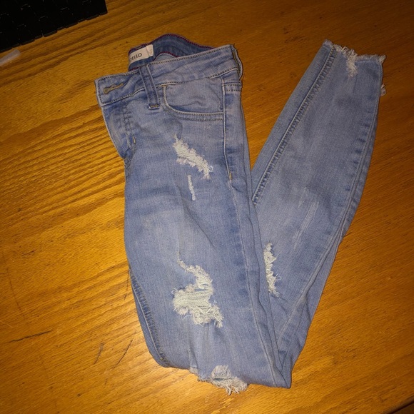 Distressed Jeans - Picture 3 of 4